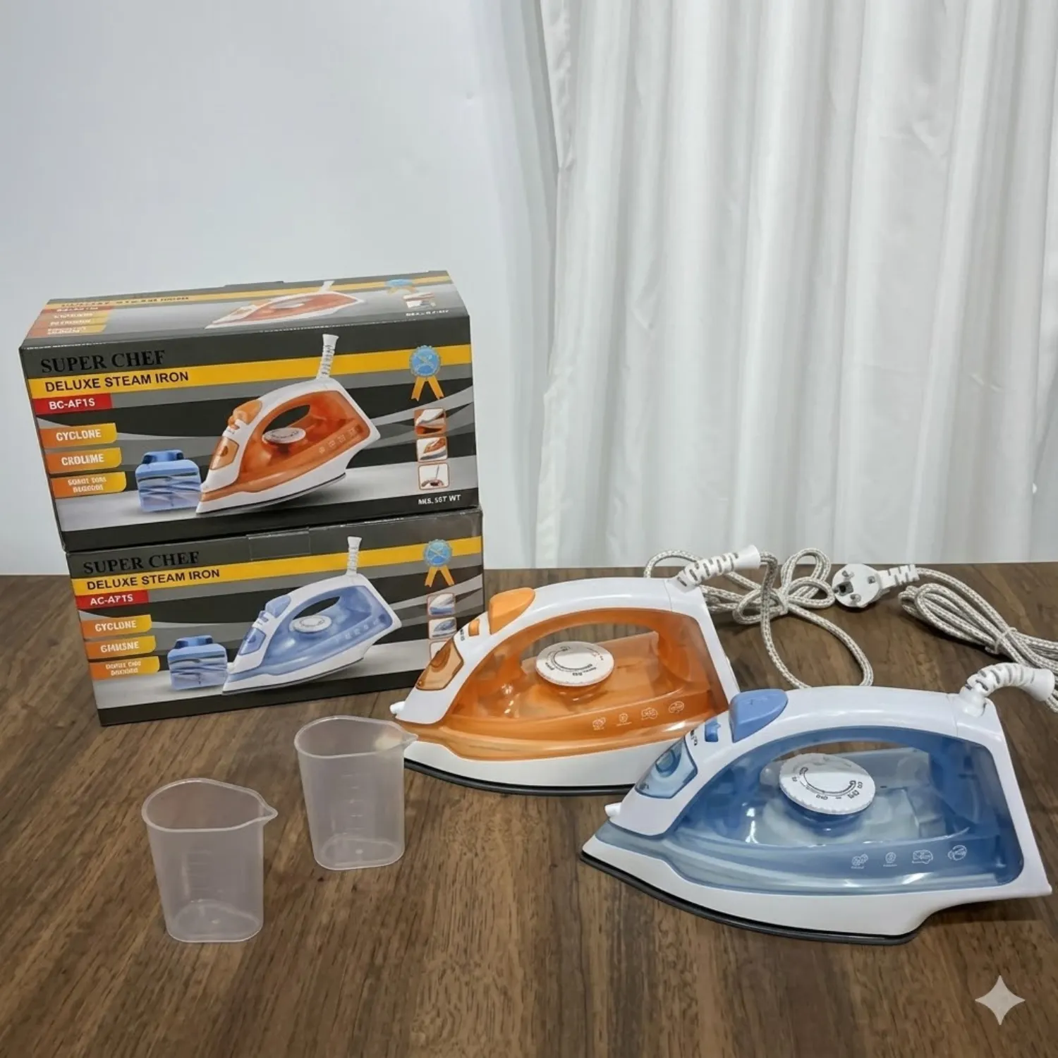 مكواة بخار (Deluxe Steam Iron) من سوبر شيف موديل SC-AF1S