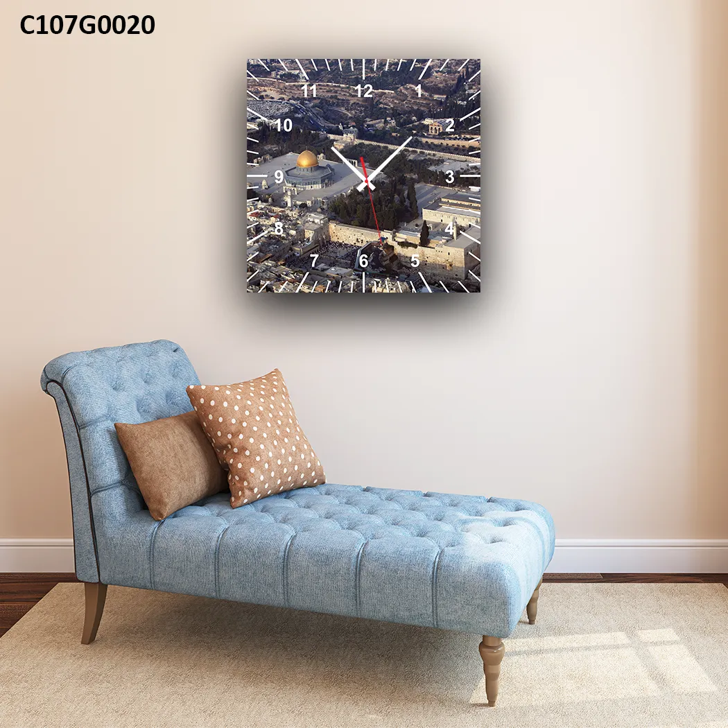 ساعة حائط لقبة الصخرة من الأعلى – إطلالة بانورامية مميزة للقدس