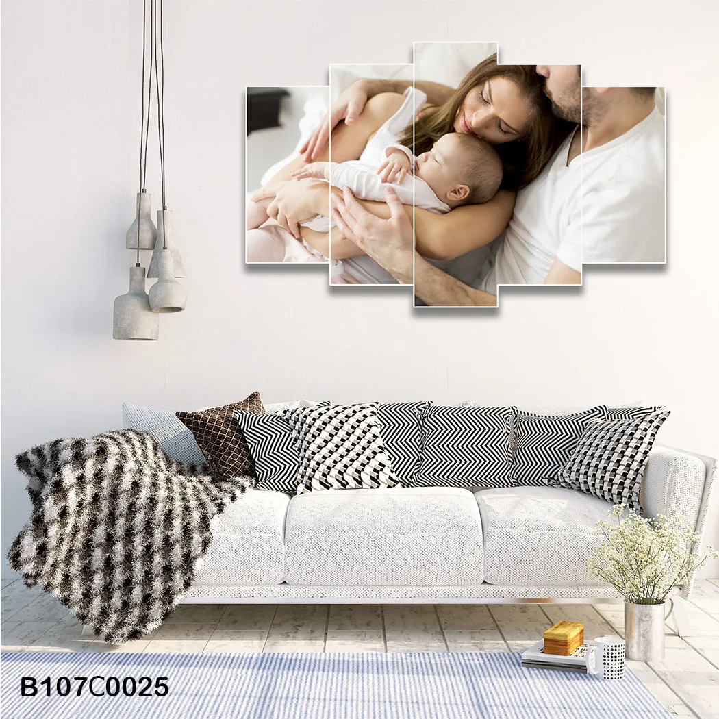 لوحة فنية خماسية لحظة عائلية دافئة مع طفل